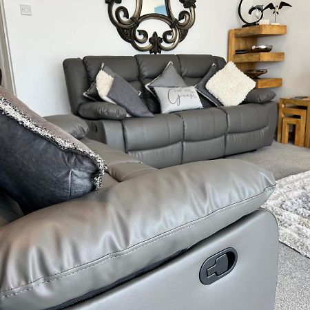 Stunning Beach Front House - Sleeps 6 Pwllheli Ngoại thất bức ảnh