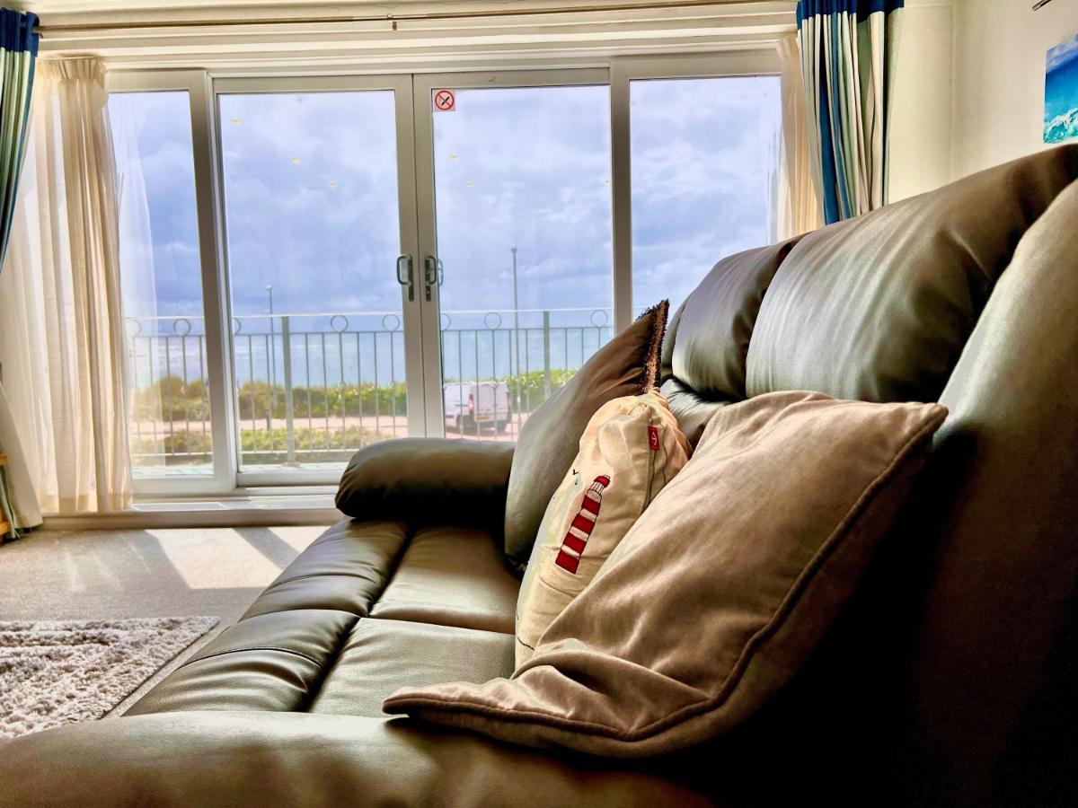 Stunning Beach Front House - Sleeps 6 Pwllheli Ngoại thất bức ảnh